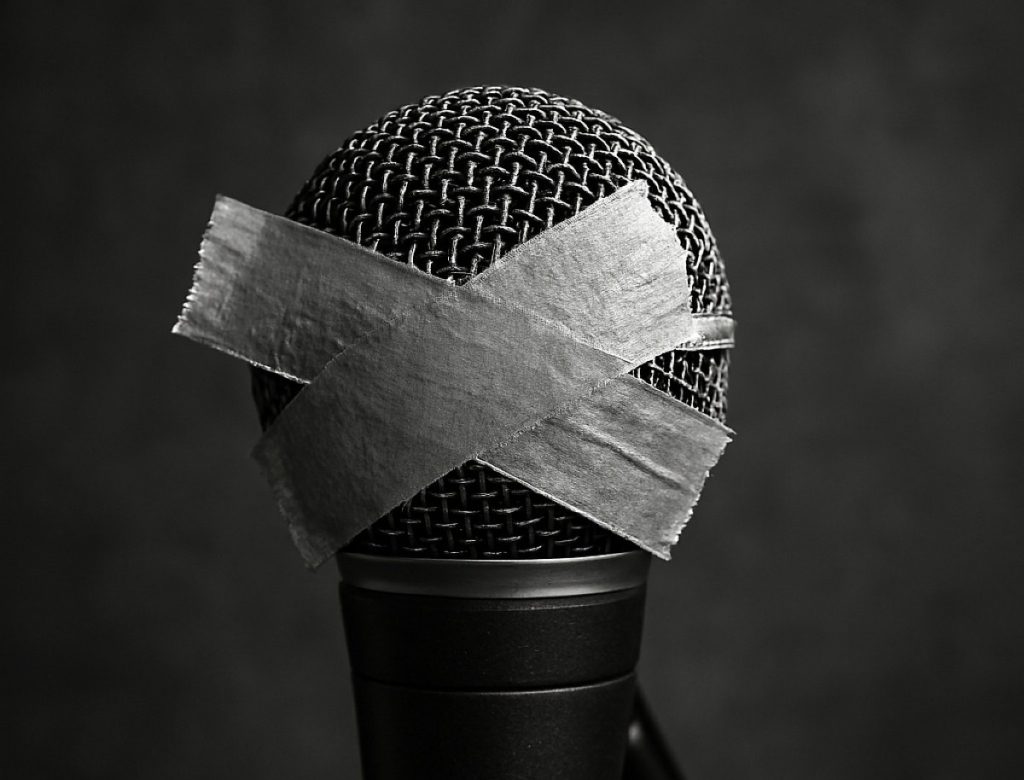 Censura musicale: quando le canzoni diventano scomode
